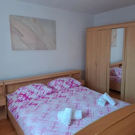 Apartment Robo Omis